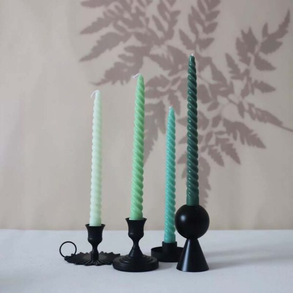 Spiral handle candle