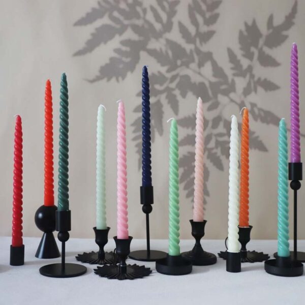 Spiral handle candle