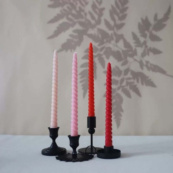Spiral handle candle