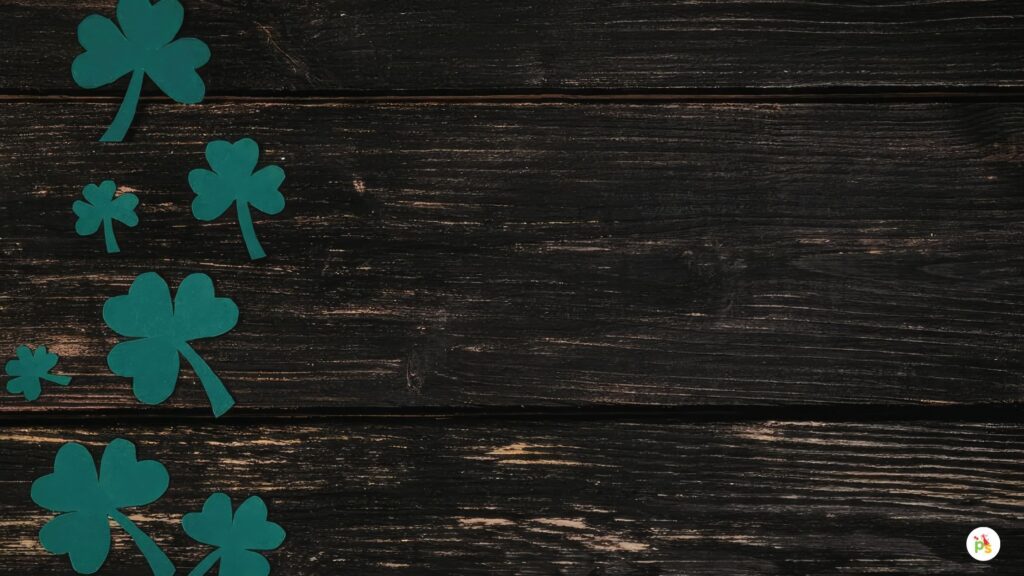 Buffalo Check & Clover Door Accent