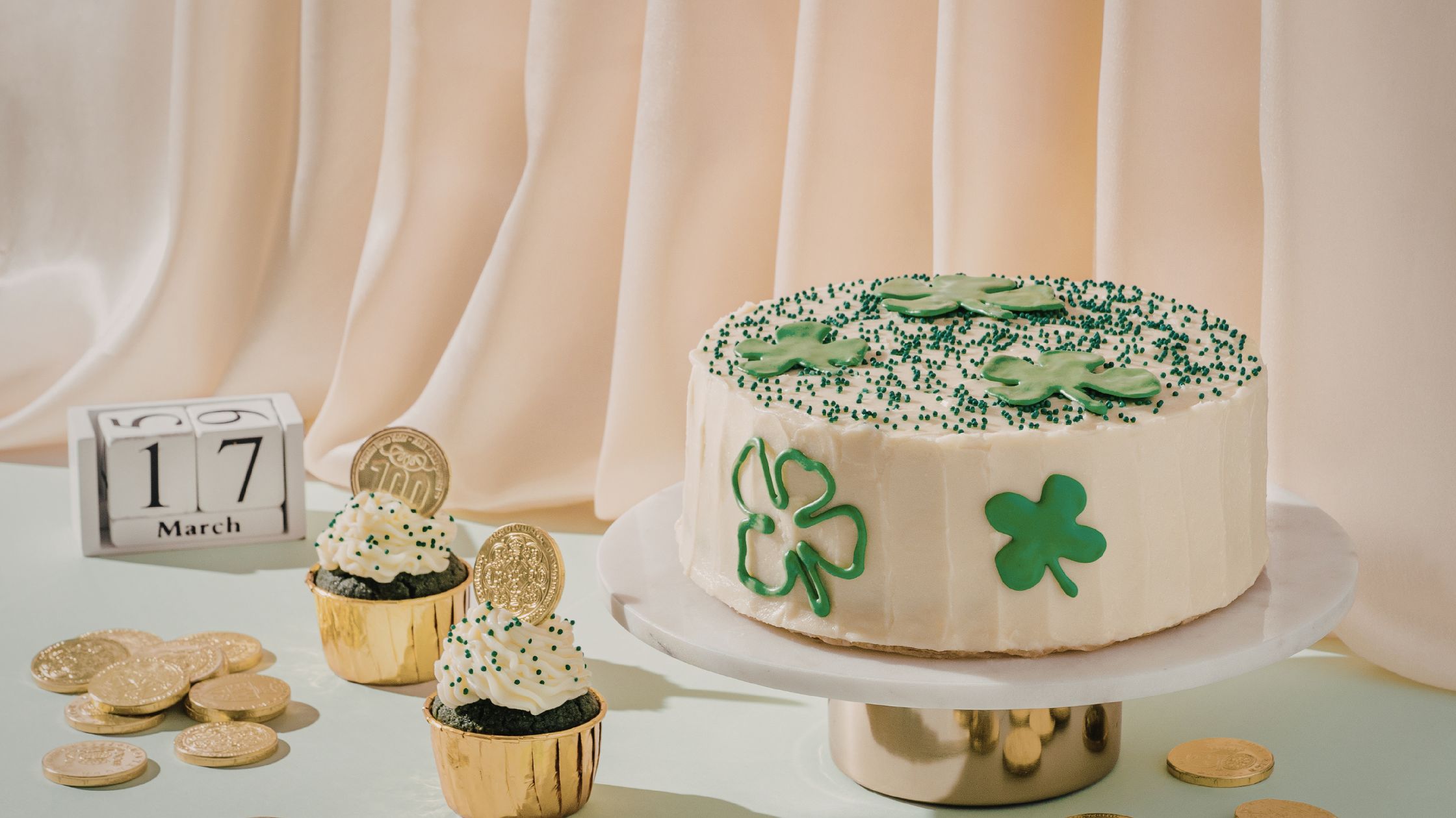 St. Patrick’s Day Cake Decorating Ideas (15 Festive Designs Anyone Can Try)