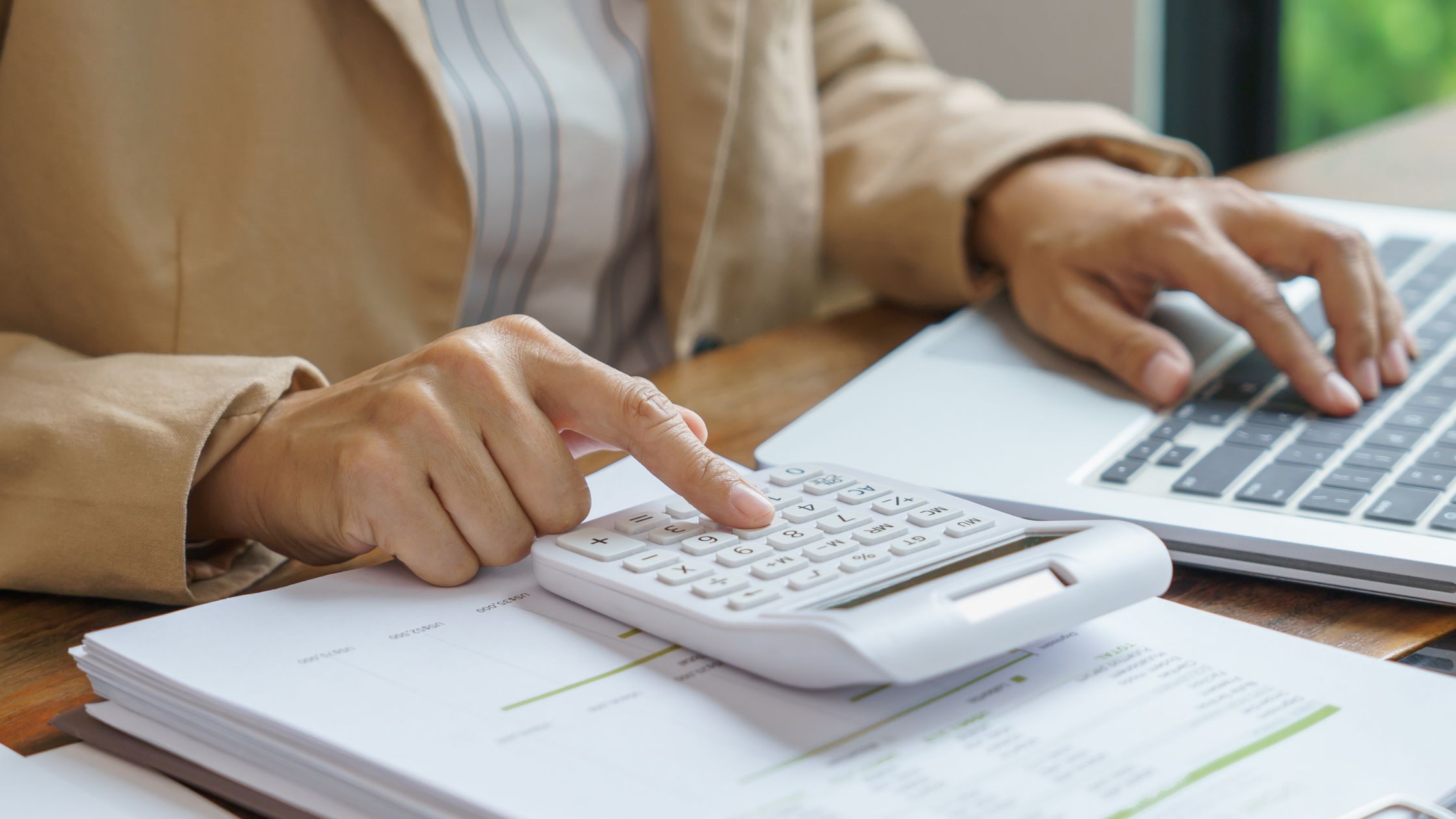 How to calculate landed cost when importing party supplies from China